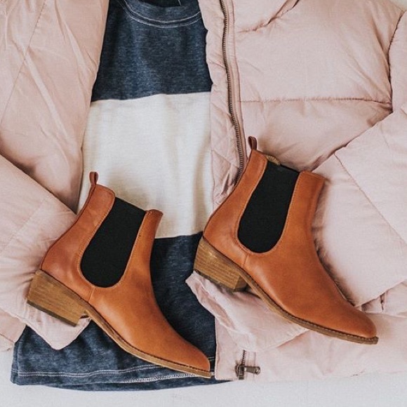 Shoes - Whiskey colored booties